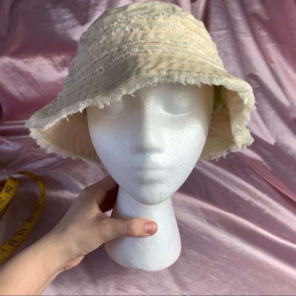 Gap Cream Summer Bucket hat - Picture 2 of 8